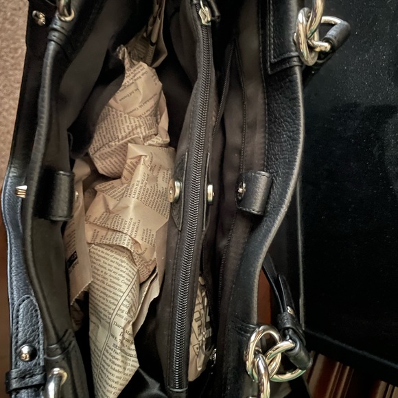 COACH Penelope Carryall 100% AUTHENTIC Color: Black
Leather handbag - Like New - Picture 13 of 16